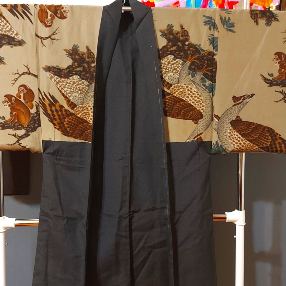 Antique japanese kimono charcoal with monkeys and hawks lining